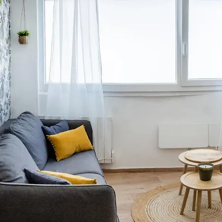 Le Tilleul De * Lourdes