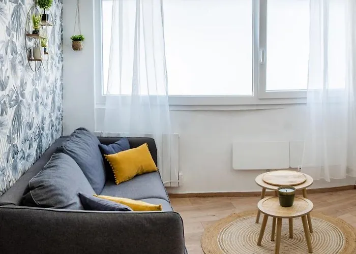 Le Tilleul De * Lourdes